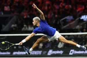 un dia gris para carlos alcaraz en la laver cup