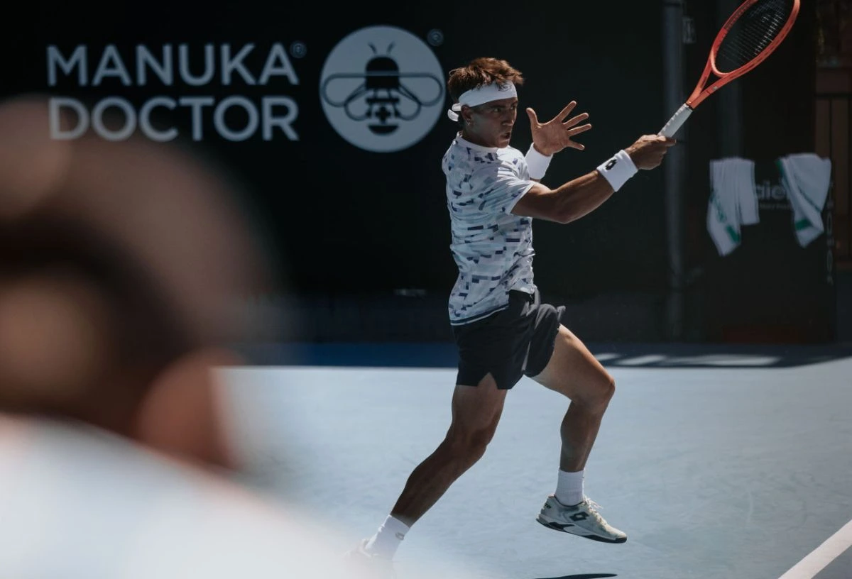 Francisco Comesaña firma un debut de envergadura en Bruselas