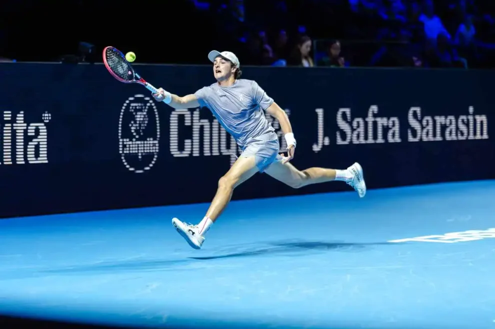 De menos a más: Fonseca impone su mejor tenis en París 1 fonseca shapovalov atp paris 2025