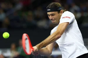Golpe inesperado en Basilea: Fritz sucumbe ante un intratable Humbert 6 fritz humbert atp basilea 2025