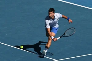 que tenistas españoles le han ganado mas veces a novak djokovic