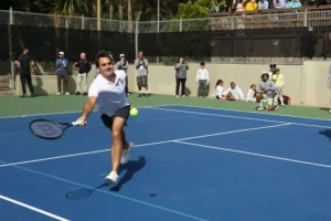 roger federer tuvo su regreso a una pista de tenis en shanghai