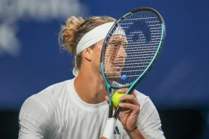El campeón marca territorio: Zverev juega su mejor tenis en París y sigue adelante