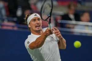 Zverev derriba a su némesis y regresa a las semifinales en París