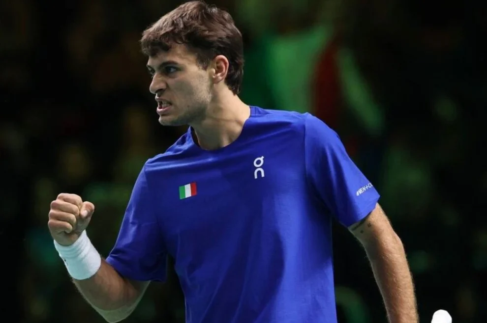 Cobolli, puro corazón: Italia a la final de la Copa Davis