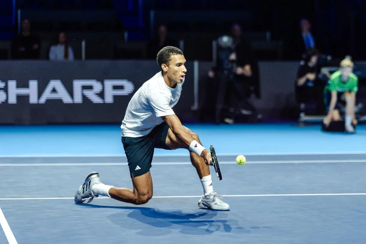 Rompiendo el molde: Auger-Aliassime elimina a Zverev y sigue adelante en Turín