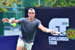 Alex Bolt firma una semana perfecta y se leva el título en Brisbane