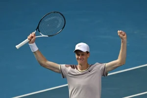 Sinner no falla en casa: Victoria y sólido comienzo en las ATP Finals