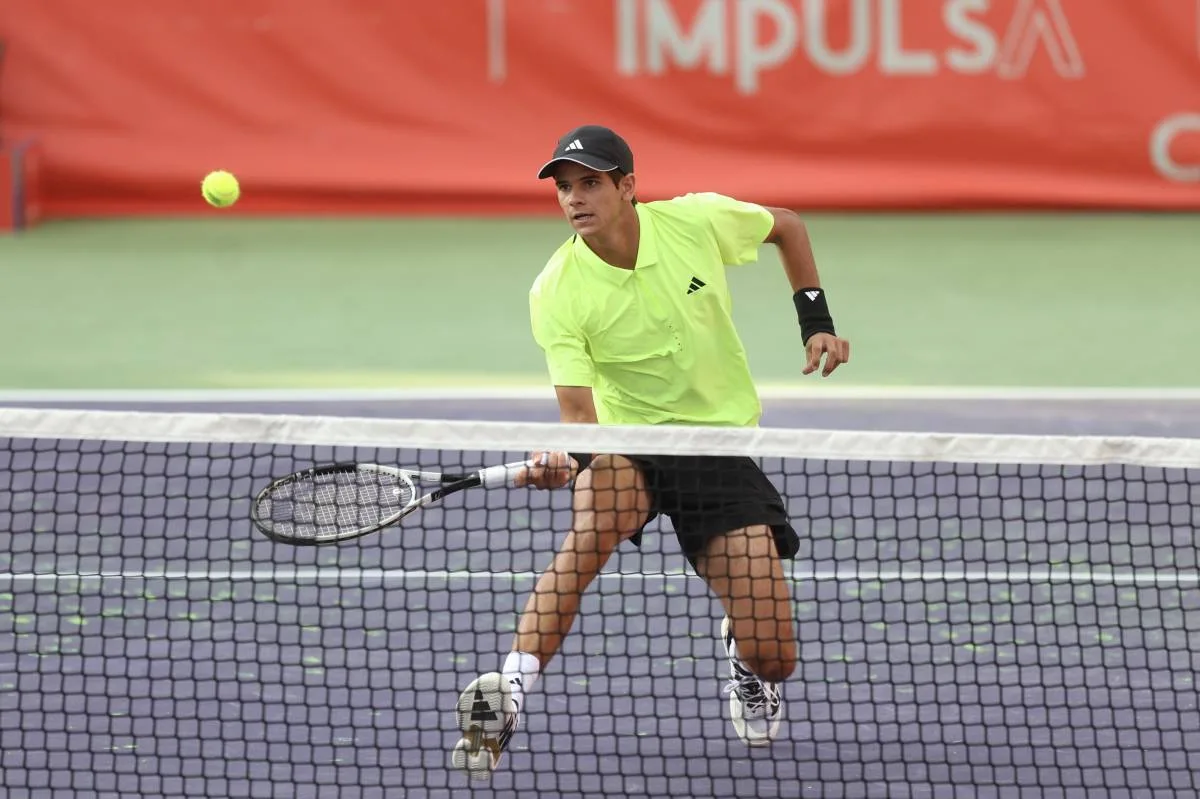 Rafa Jódar apuesta al futuro y se lanza de lleno al tenis profesional