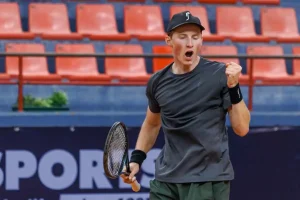 Elmer Moller grita campeón en el Challenger de Maia