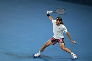 Nuevo año, nueva apuesta: Tsitsipas cambia su herramienta de trabajo