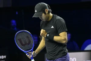 Sin concesiones: Tien domina el duelo americano y repite final en Jeddah