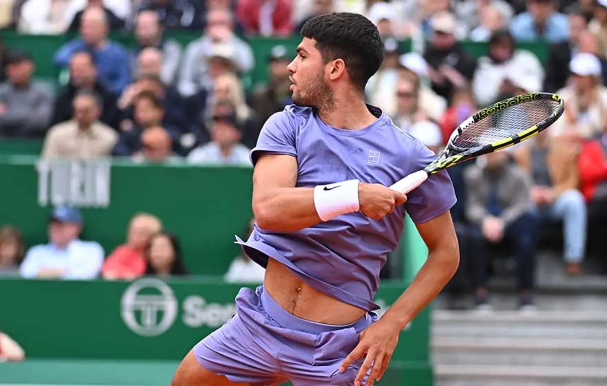 Alcaraz impone su jerarquía y supera a Walton en Melbourne