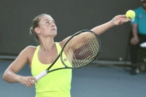 Semifinal de shock en Brisbane: Kostyuk pasa por arriba a Pegula y llega a la final
