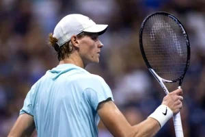 Cambios en el servicio: Jannik Sinner busca mejorar su golpe más decisivo