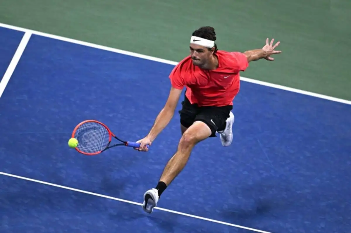 Fritz arrasa y recupera la confianza en el Australian Open