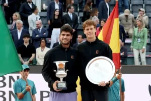 La rivalidad que rompe moldes: Alcaraz y Sinner viajaron juntos a Australia