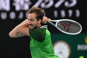 Ajedrez sobre cemento: Medvedev reduce a Tiafoe y avanza en Brisbane