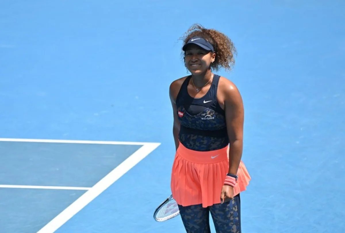 naomi osaka logra sacar su alma de campeona para ganar un debut lleno de tension