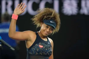 Osaka demuestra fortaleza mental y avanza en el Australian Open