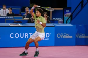 El regreso de Arthur Fils al circuito llega acompañado de una curiosa revelación