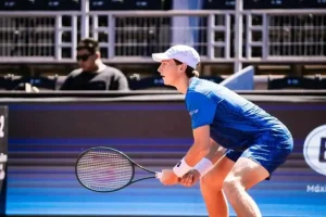 Un primer set para el olvido condena a Perú en la Copa Davis