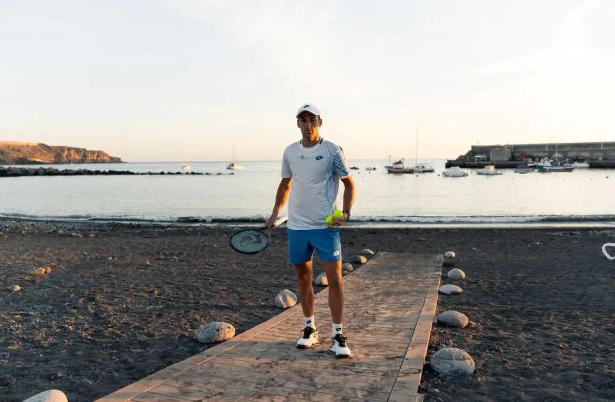 sorpresa para travaglia al contemplar uno de los atardeceres mas bonitos en tenerife