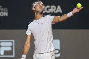 Etcheverry se rebela en Indian Wells, pero Shapovalov dicta sentencia en el cierre
