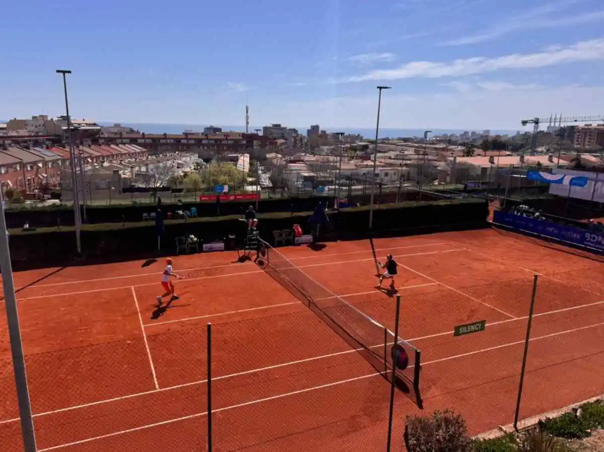 itf badalona: iñaki montes de la torre continua y adios al primer cabeza de serie