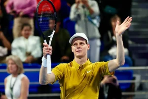 El poderío de Jannik Sinner empieza a intimidar en el desierto californiano