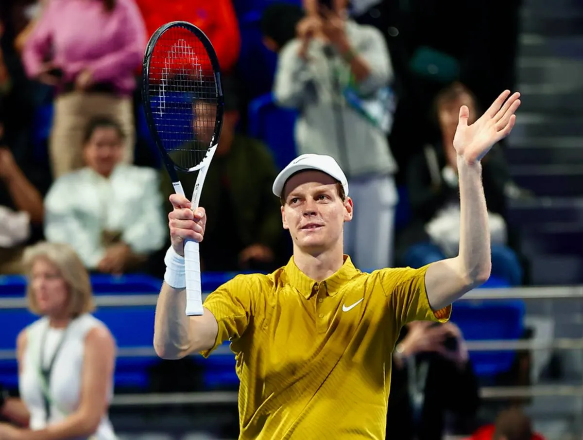 El poderío de Jannik Sinner empieza a intimidar en el desierto californiano