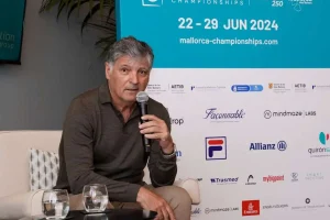 Toni Nadal: “No es una lucha contra Alcaraz, sino contra el mejor”