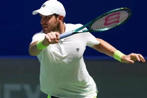 Jarry no levanta cabeza y queda eliminado en su estreno en Cap Cana
