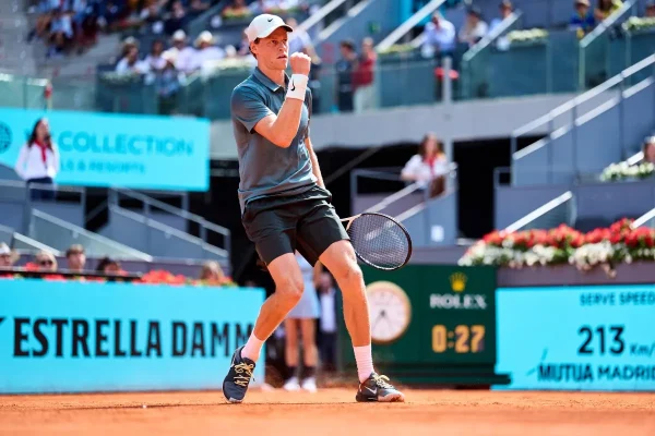 Sinner supera un desafiante estreno en el Mutua Madrid Open