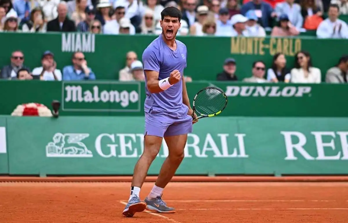 alcaraz intentare disfrutar todo lo que pueda en esta preciosa superficie