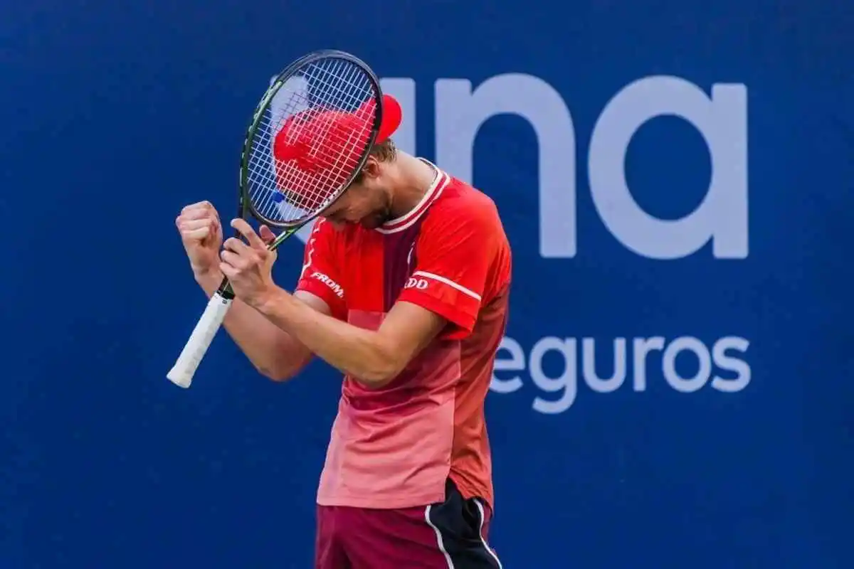 alegria para el tenis suizo con un titulo importante en el palmares de leandro riedi