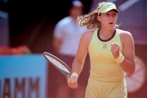 Mirra Andreeva dio otro paso y está en la final en Madrid