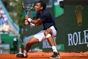 Final abrupto en el Principado: Ruud se retira y Auger Aliassime avanza a cuartos en Montecarlo