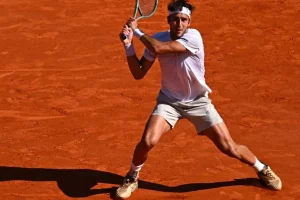 Etcheverry ejecuta un plan perfecto en su estreno en el Mutua Madrid Open