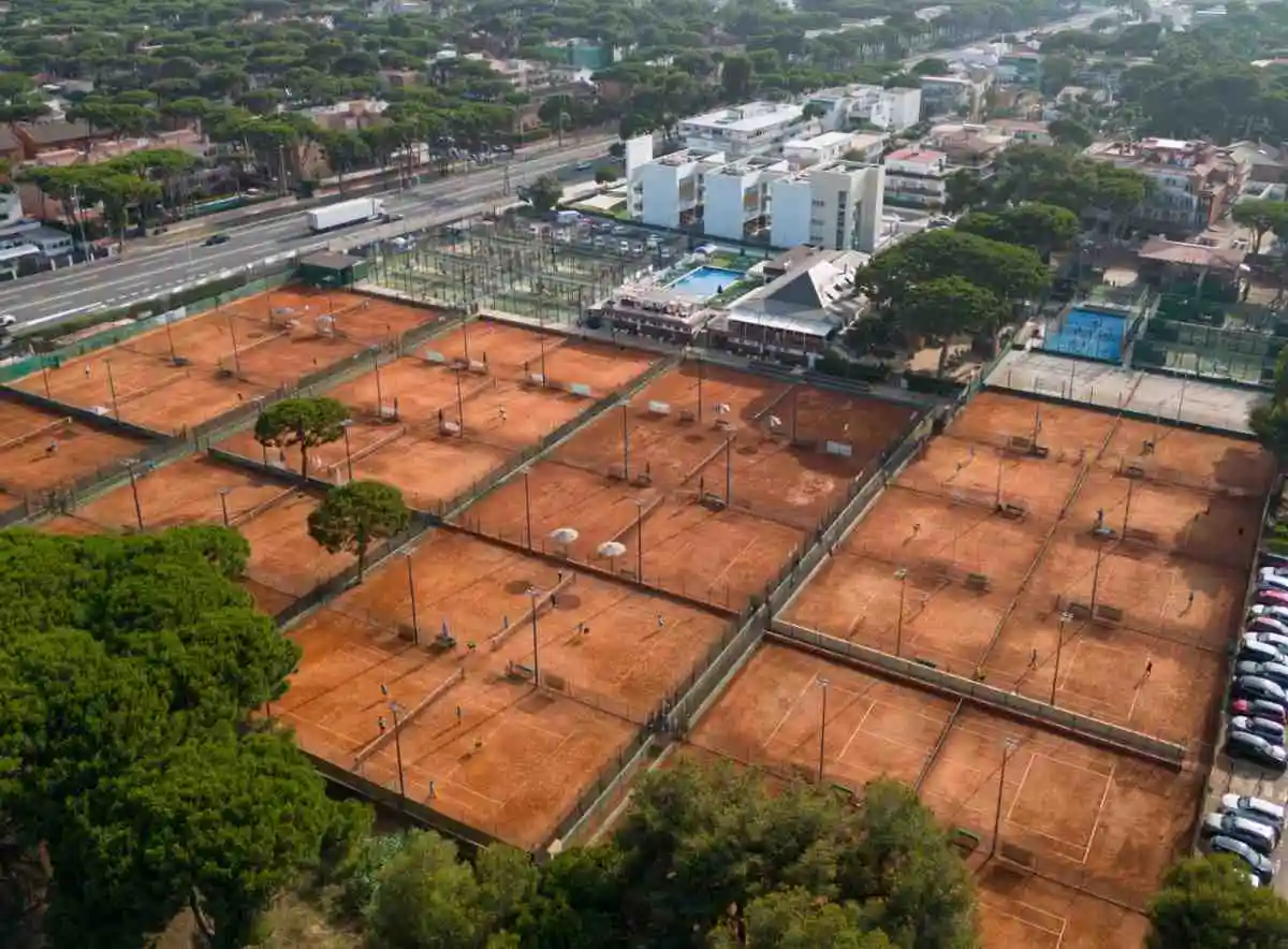 itf m25 castelldefels: el club de tenis andres gimeno y un debut por todo lo alto