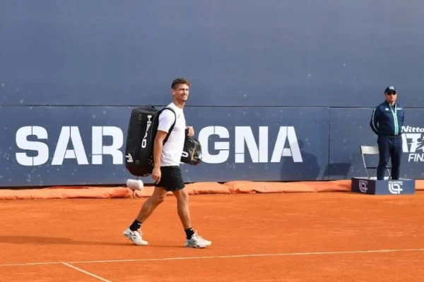 Mariano Navone se sincera antes de debutar en Cágliari: “Va a ser realmente exigente”