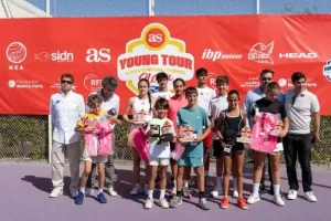 Más 200 participantes disfrutan del AS Young Tour en Ciudad de la Raqueta