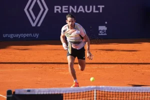 Triunfazo: Navone remonta ante Molcan y es semifinalista en Bucarest