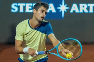 La falta de contundencia condena a Navone en Barcelona