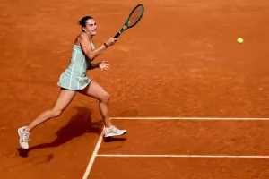 Reacción de campeona: Sabalenka sufre más de la cuenta en Madríd