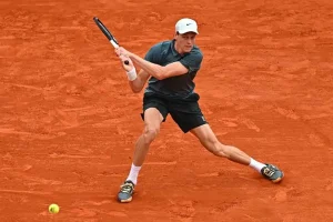 Jannik Sinner mete miedo y va por el título en Montecarlo