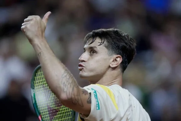 Sorpresa en Barcelona: Ugo Carabelli derrumba el tenis de Khachanov