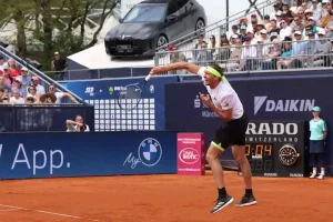 Zverev se asoma al abismo en el ATP Múnich