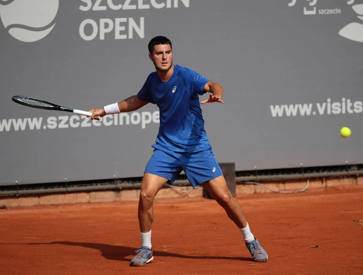 España sobrevive al filtro parisino y deja tres nombres en la puerta de Roland Garros