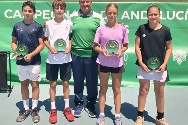 Navarrete y Koroleva brillan en el Andaluz alevín celebrado en La Línea